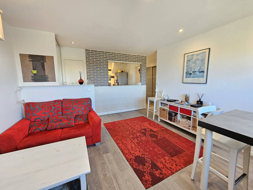 Appartement à VARAVILLE