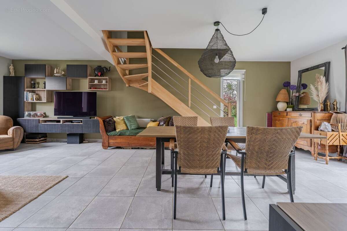 Maison à CAILLOUX-SUR-FONTAINES