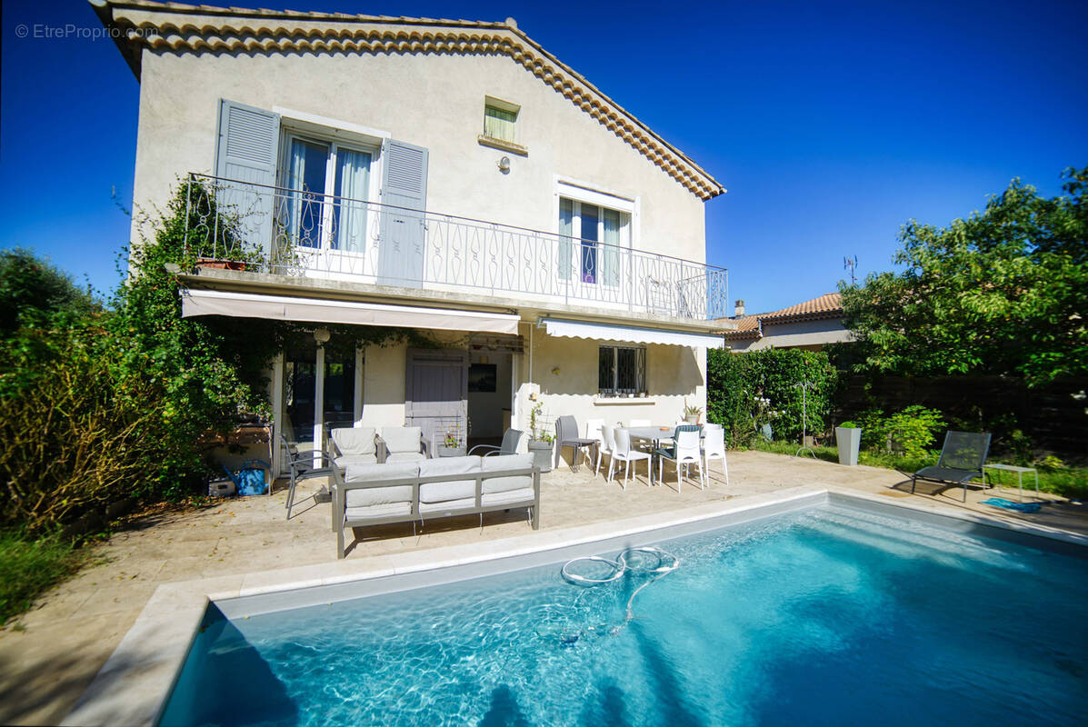 Maison à LA TOUR-D&#039;AIGUES