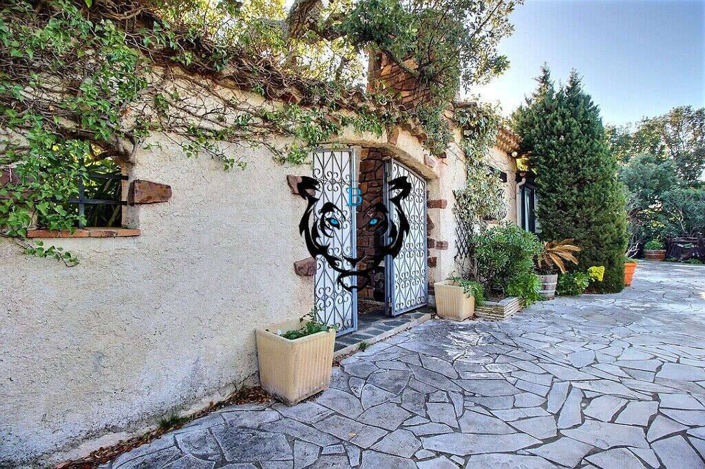 Maison à LES ISSAMBRES