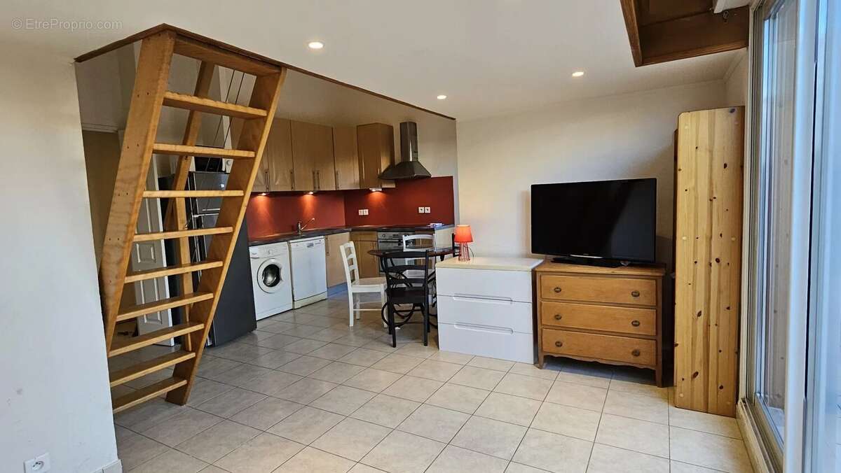 Appartement à SAINT-LAURENT-DU-VAR