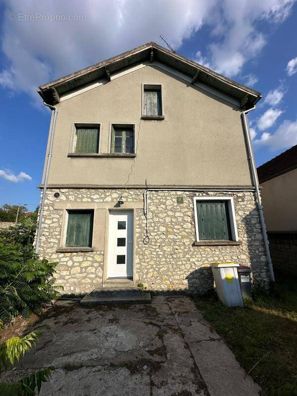 Maison à MORIGNY-CHAMPIGNY