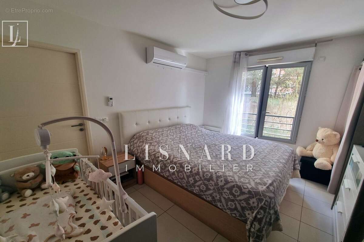 Appartement à VALLAURIS