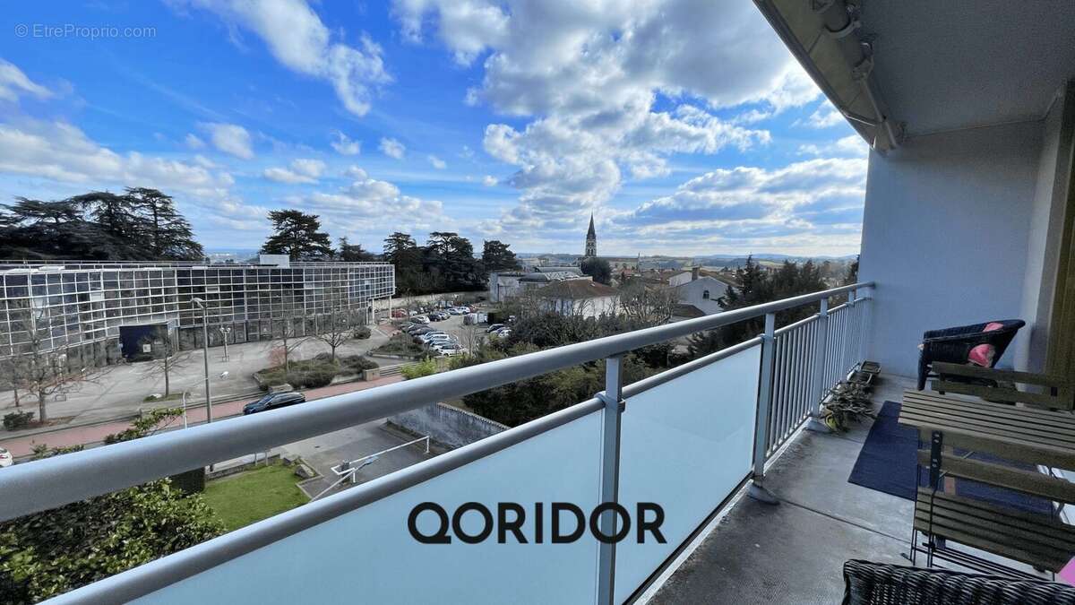 Appartement à SAINT-GENIS-LAVAL