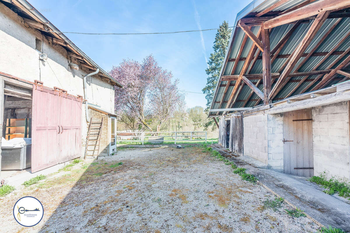 Maison à DOMPAIRE