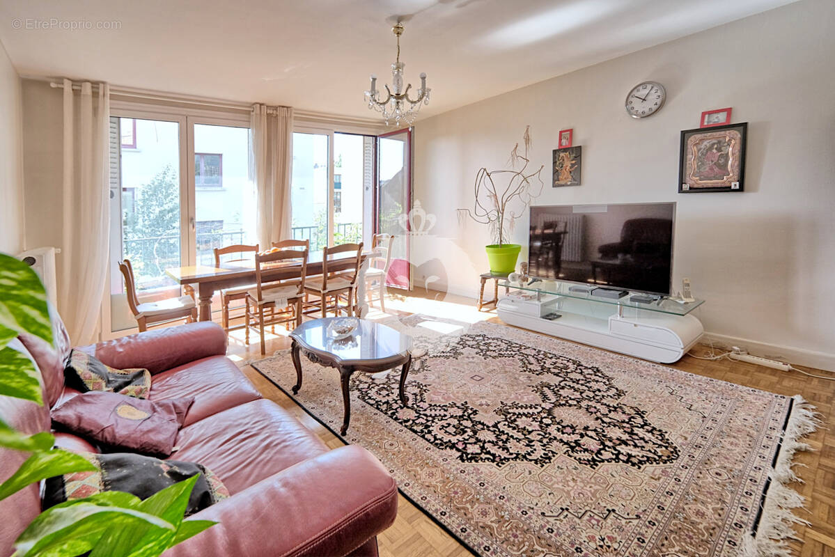 Appartement à SAINT-MAUR-DES-FOSSES