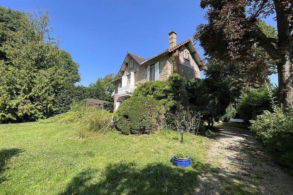 Maison à VAUCRESSON
