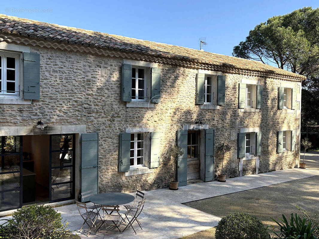 Maison à MAS-BLANC-DES-ALPILLES