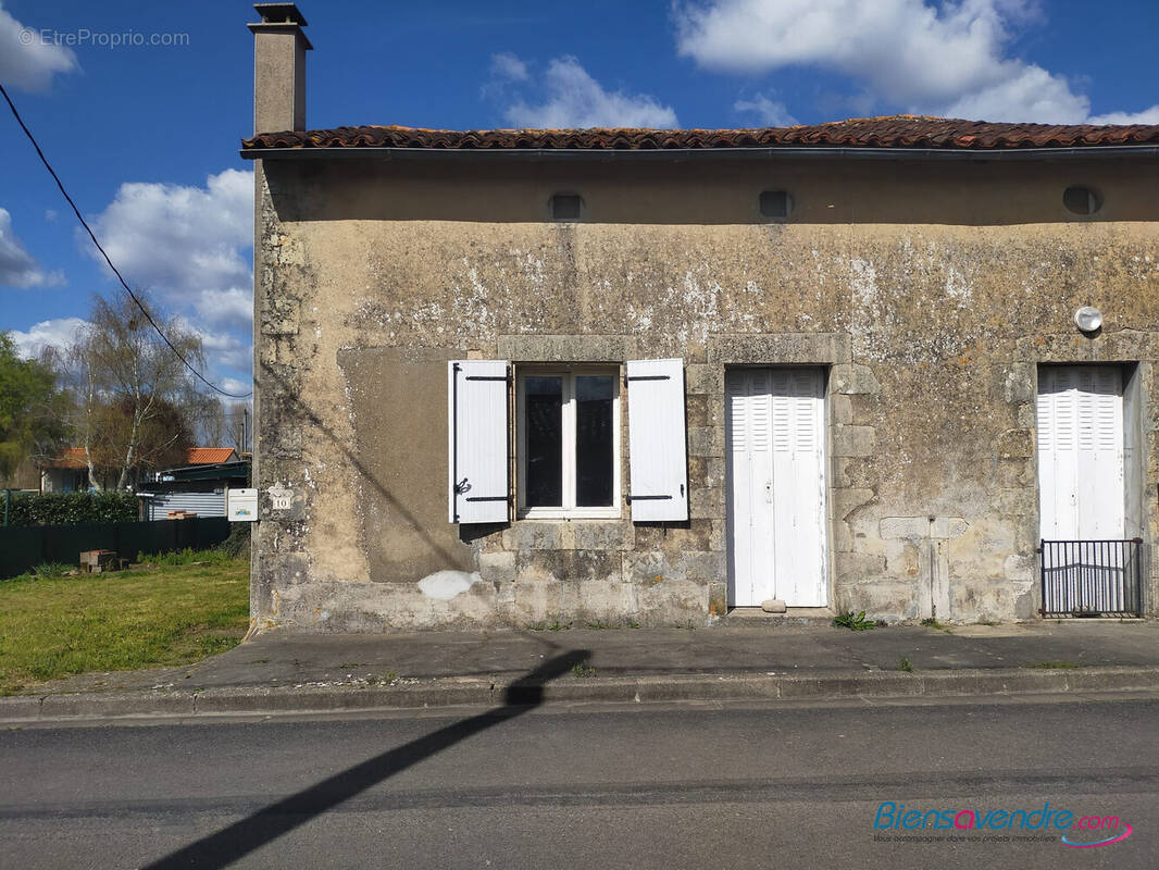 Maison à GENCAY