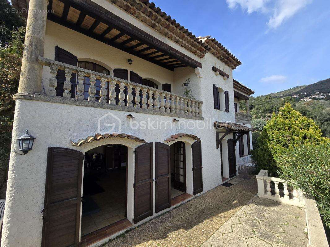 Maison à MANDELIEU-LA-NAPOULE
