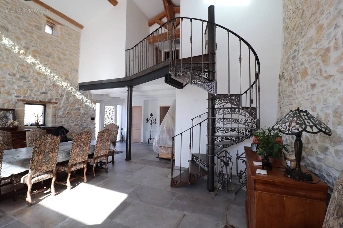 Maison à CAVEIRAC