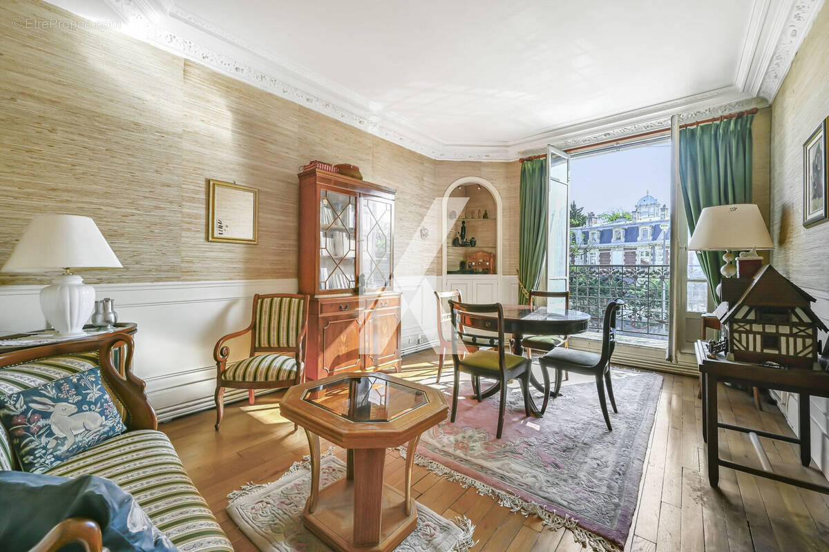 Séjour donnant sur balcon - Appartement à ARGENTEUIL