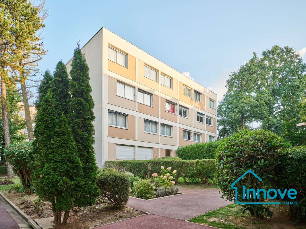 Appartement à LA CELLE-SAINT-CLOUD