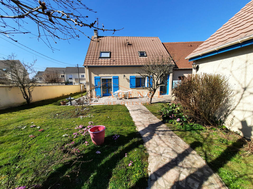 Maison à QUINCY-VOISINS