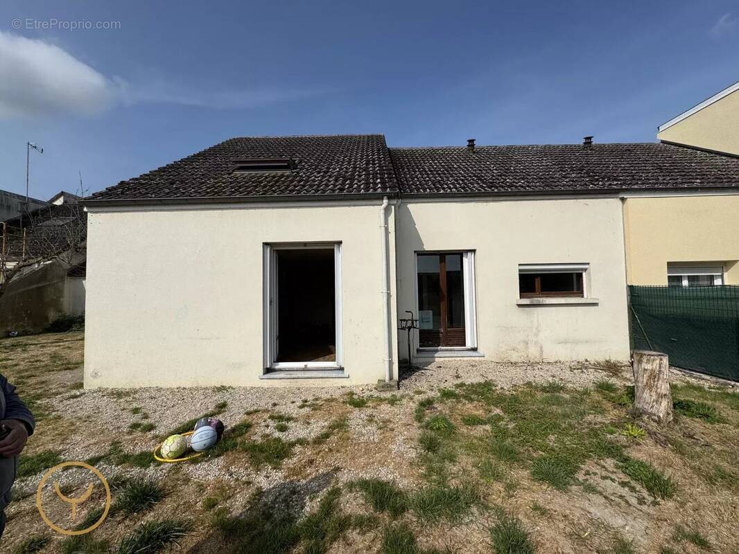 Maison à OSSEY-LES-TROIS-MAISONS