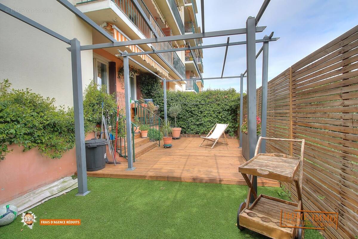 Appartement à VALLAURIS
