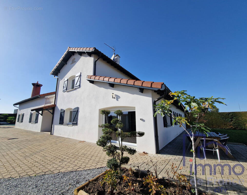 Maison à SAINT-CYPRIEN