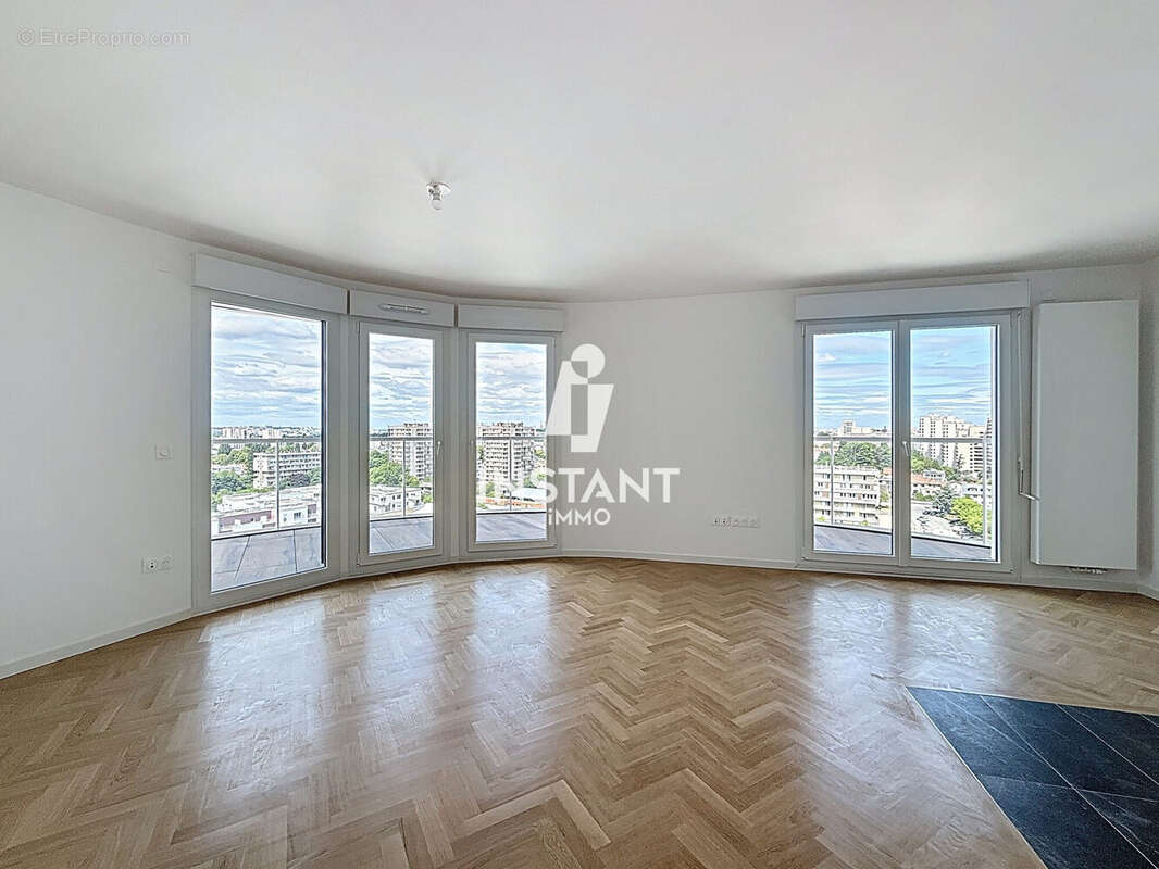 Appartement à L&#039;HAY-LES-ROSES