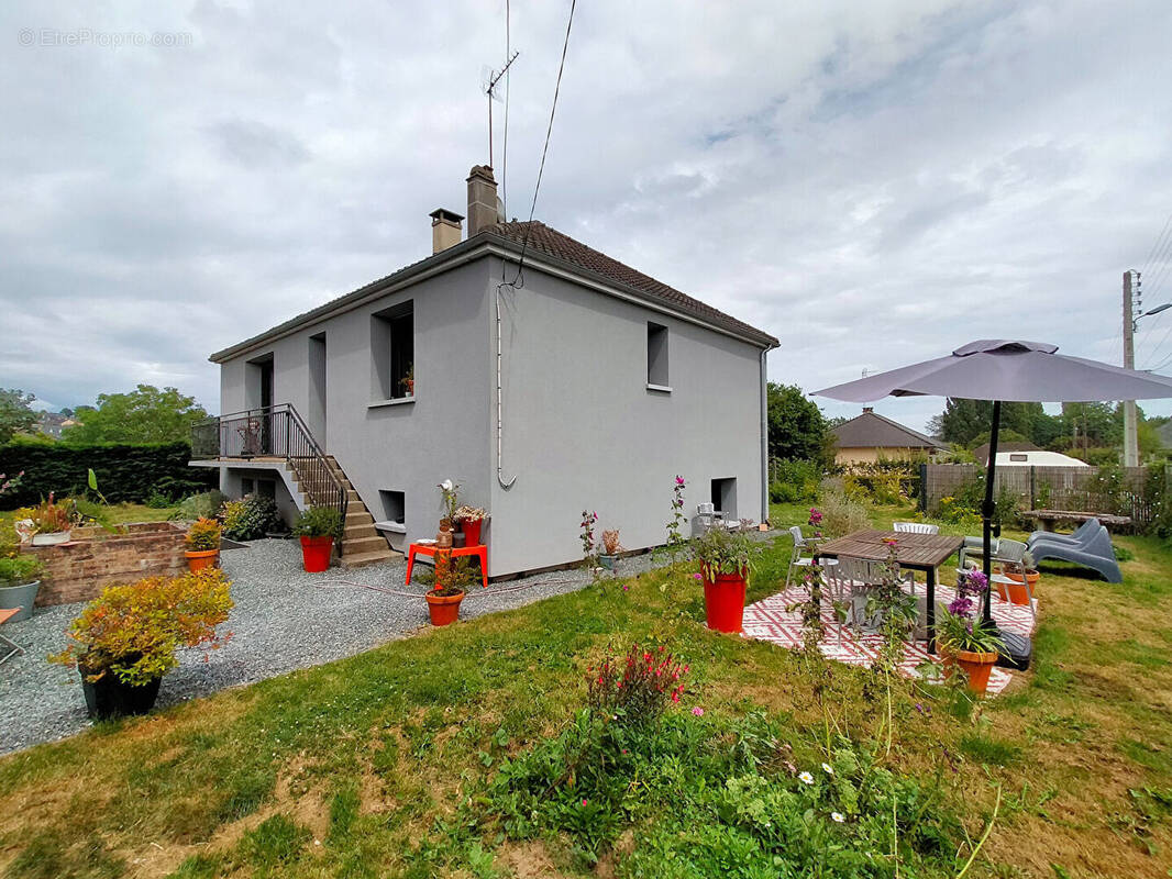 Maison à VILLAINES-LA-JUHEL