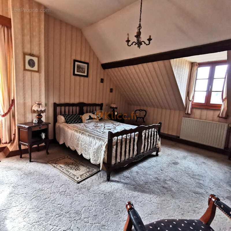 Maison à GREGES