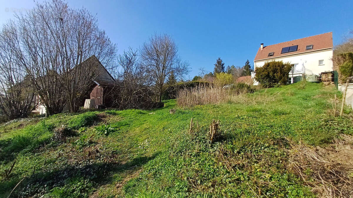Terrain à MAGNY-EN-VEXIN