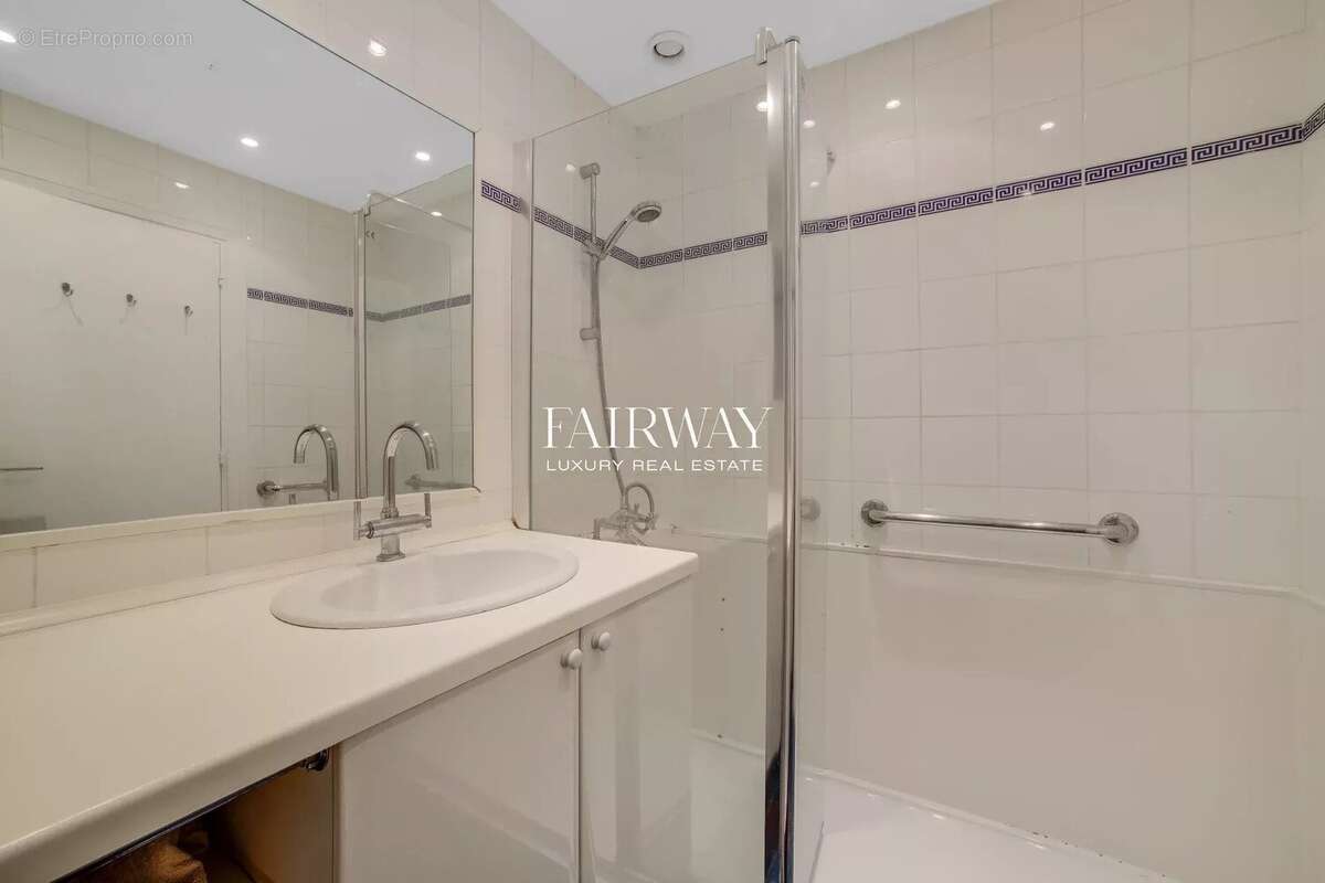 Appartement à PARIS-8E