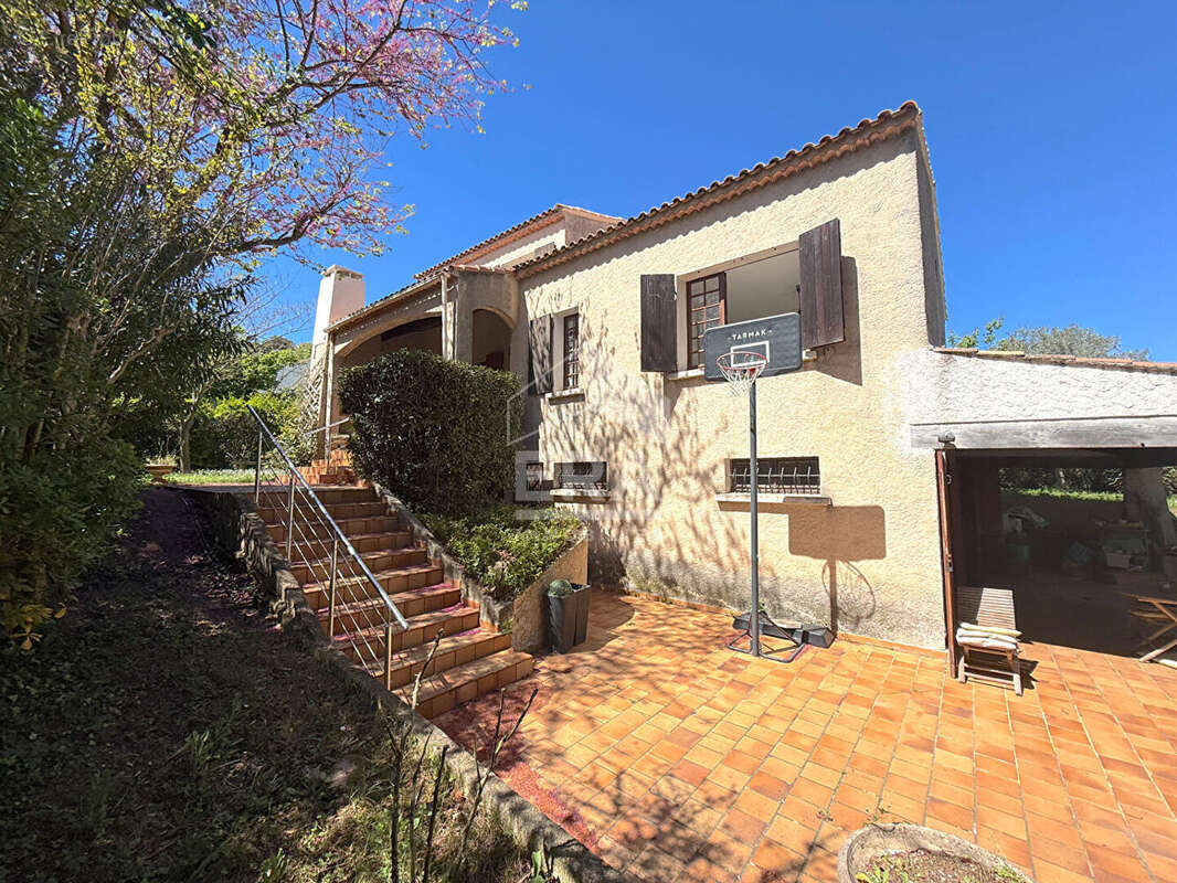 Maison à BOUC-BEL-AIR