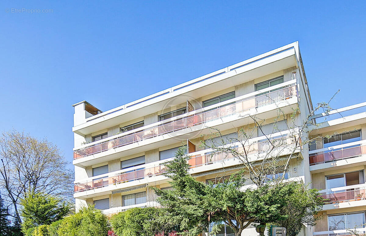 Appartement à MAREIL-MARLY