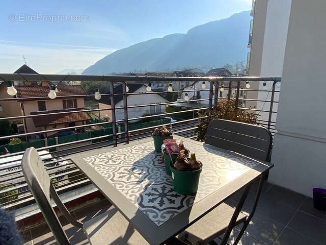 Appartement à COLLONGES-SOUS-SALEVE