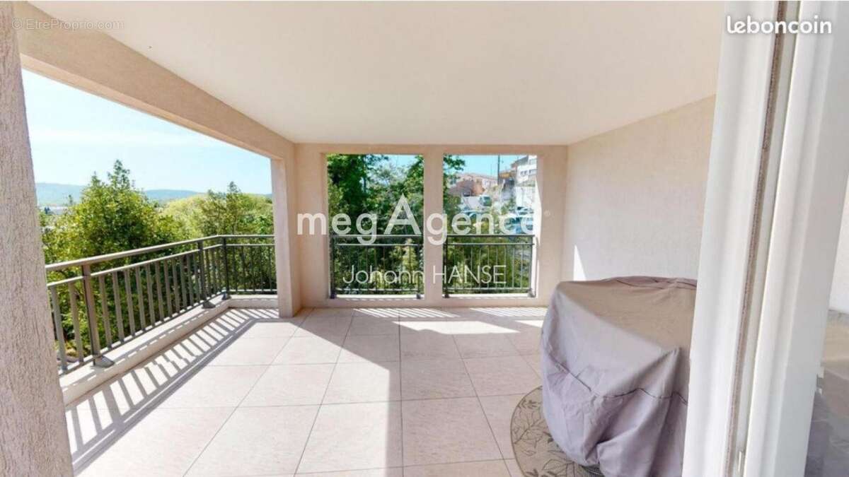 Appartement à COGOLIN