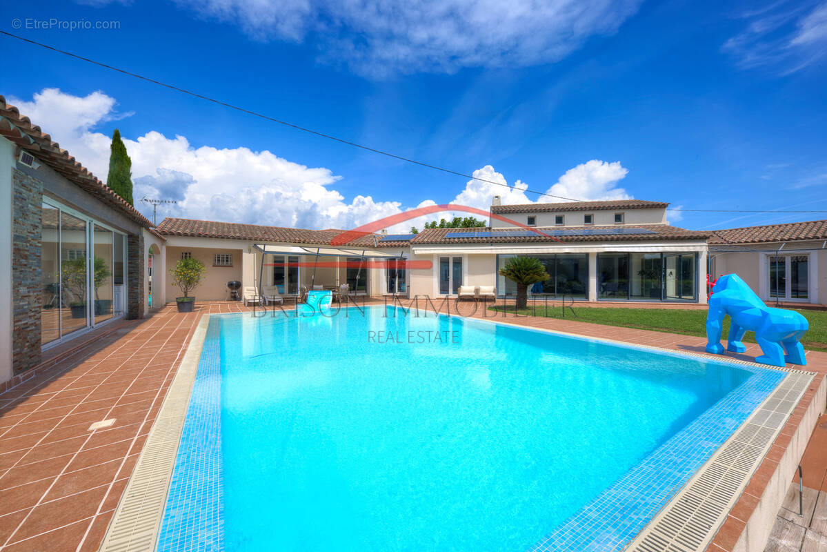 Maison à LE MUY