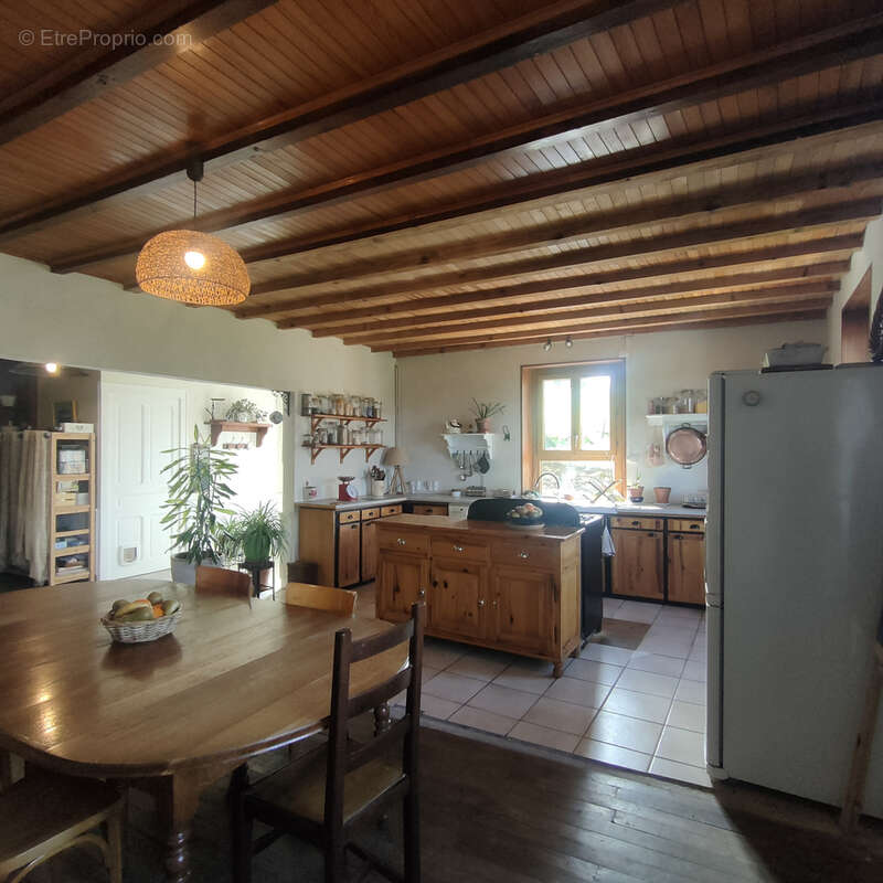 Maison à THEZILLIEU