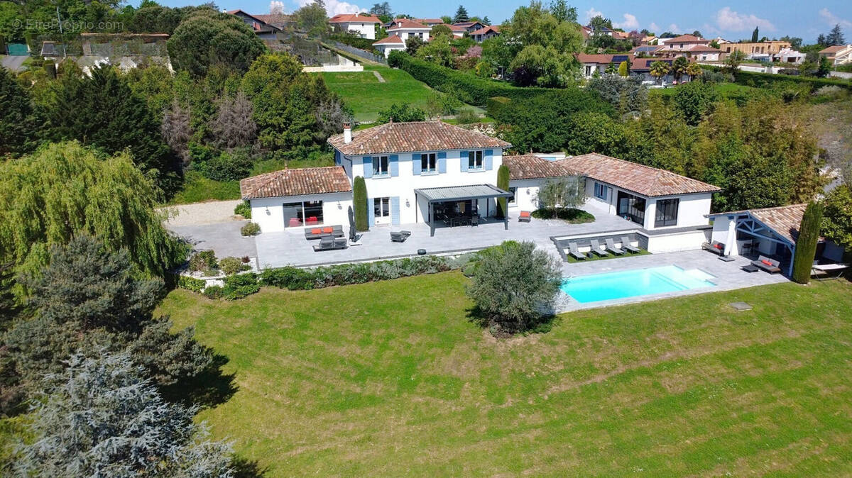 Maison à CHAPONOST