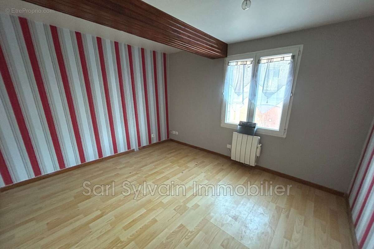 Maison à FORMERIE