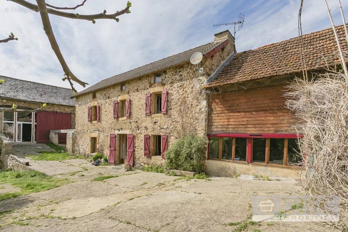 Maison à SAINT-CHRISTOPHE