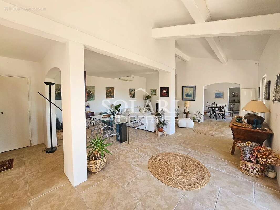 Maison à MANDELIEU-LA-NAPOULE