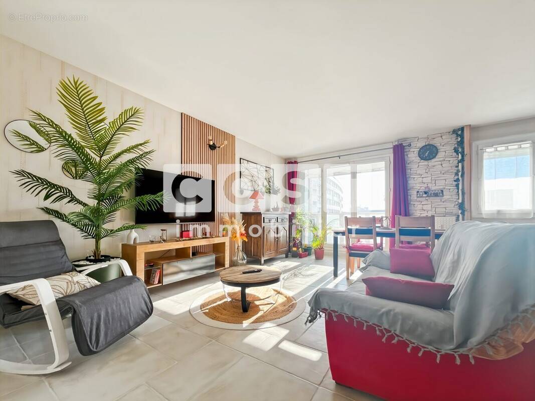 Appartement à GENNEVILLIERS
