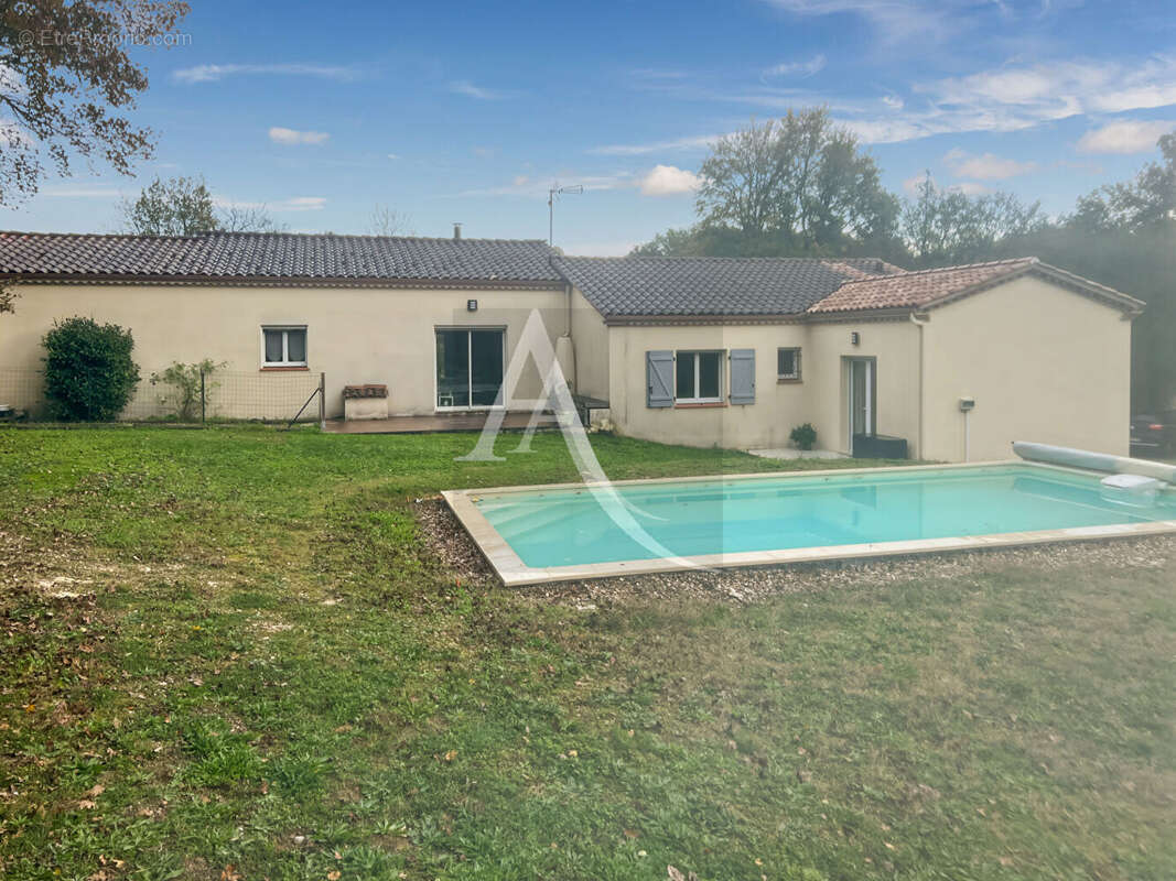 Maison à MONTAIGU-DE-QUERCY