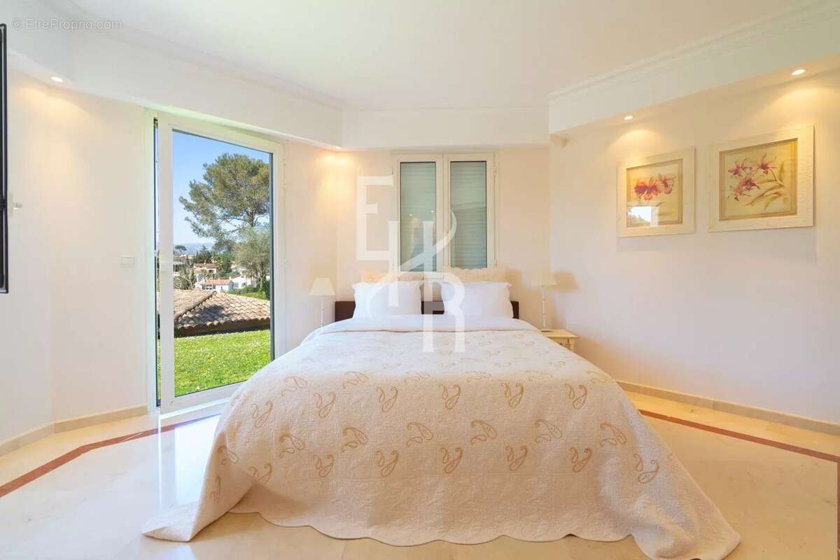 Maison à MOUGINS