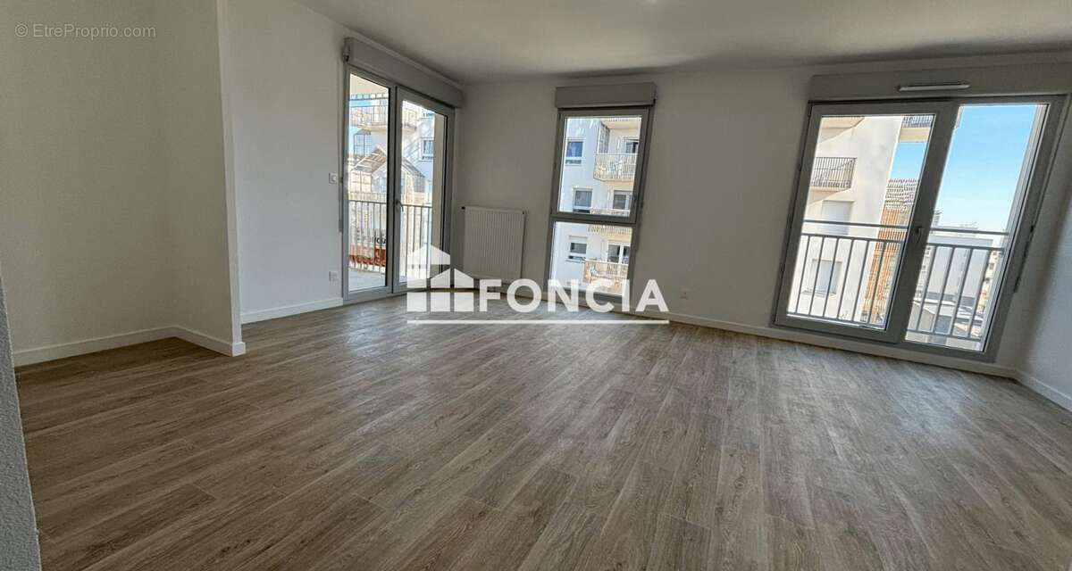 Appartement à CHENOVE
