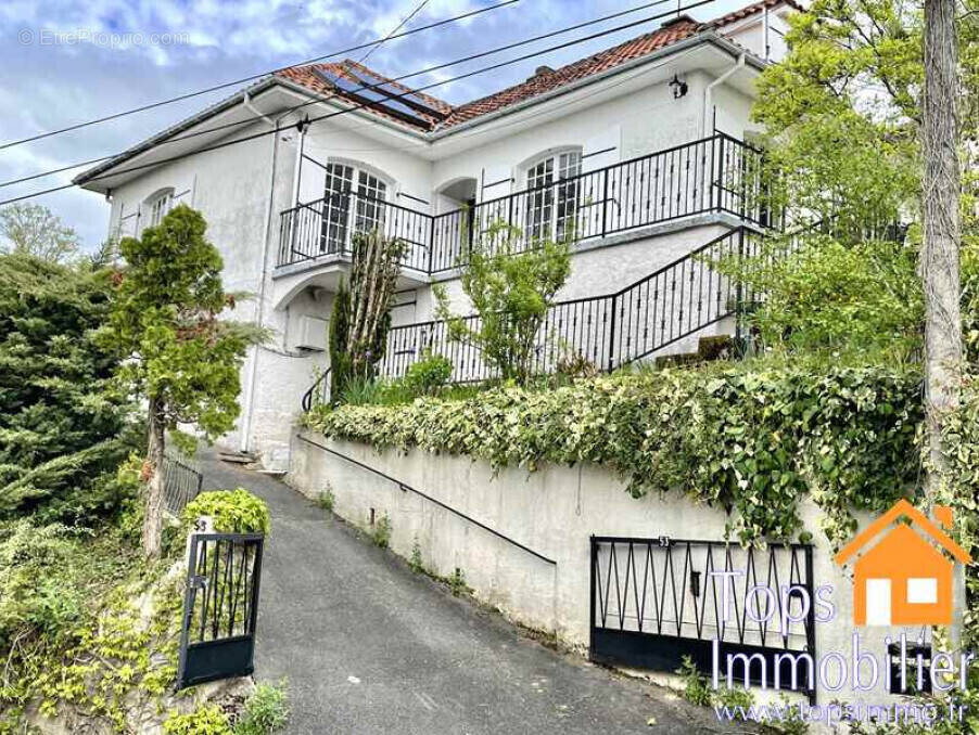 Maison à VILLEFRANCHE-DE-ROUERGUE