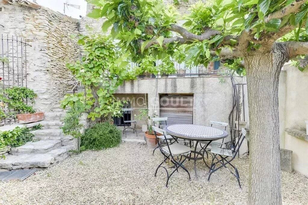 Maison à SAINT-SATURNIN-LES-APT
