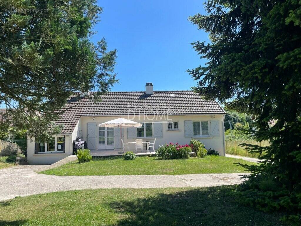 Maison à ROZAY-EN-BRIE