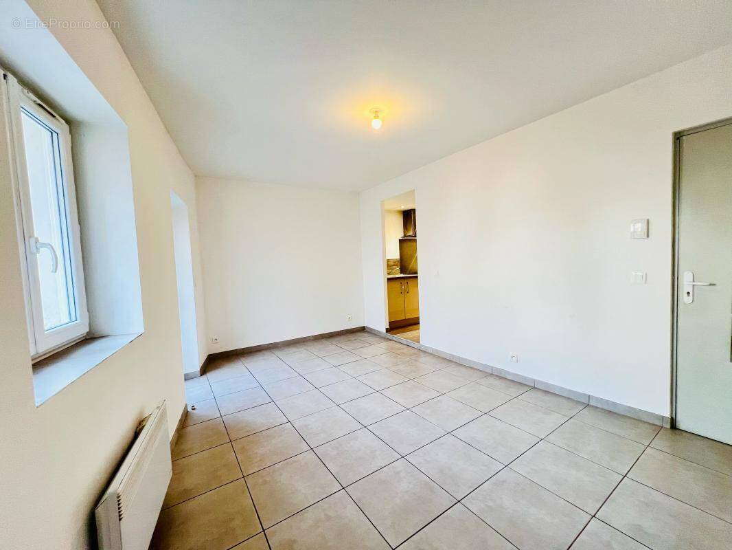 Appartement à SIGNES