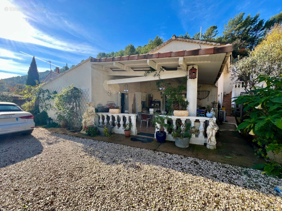 Maison à SOLLIES-TOUCAS