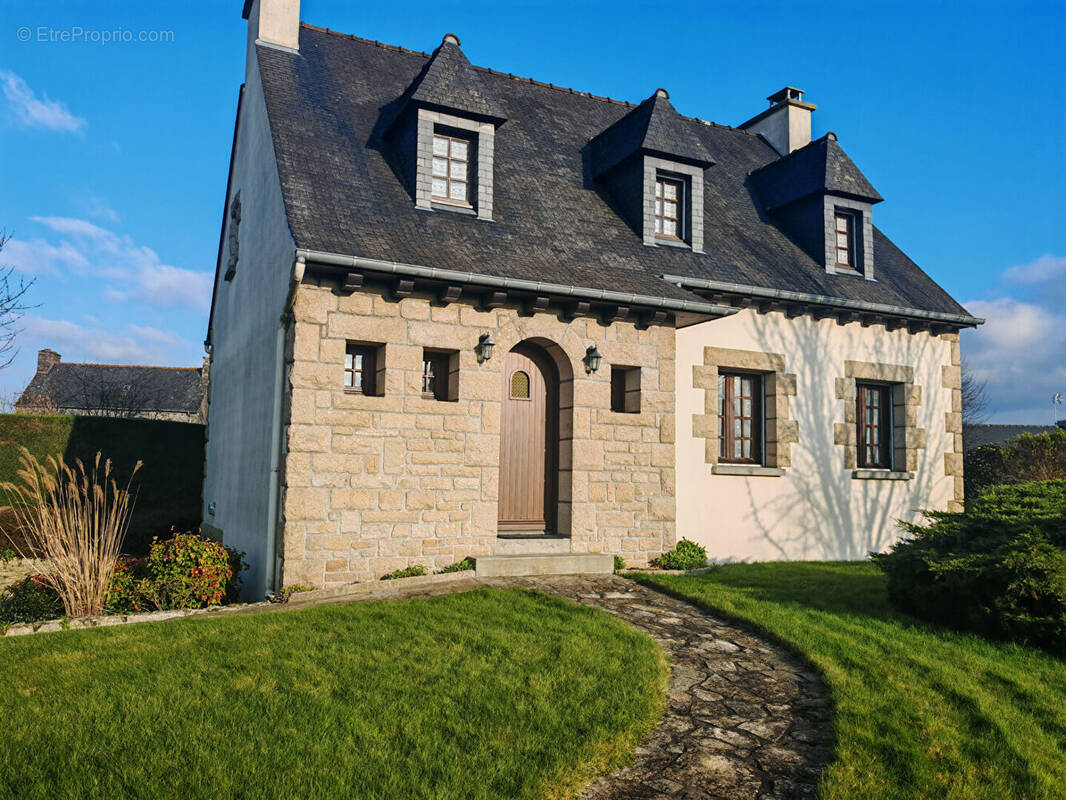 Maison à LANVALLAY