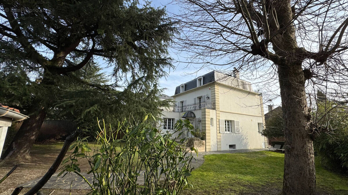 Maison à SAINT-GRATIEN