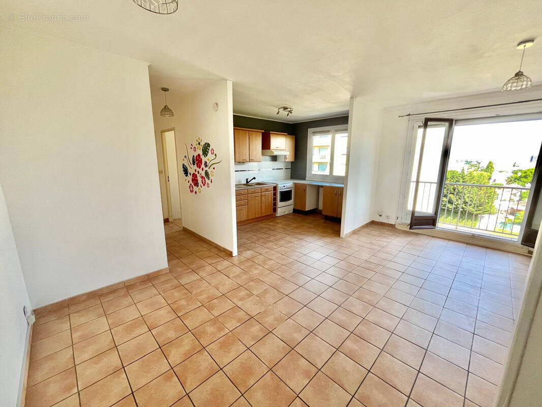 Appartement à DECINES-CHARPIEU