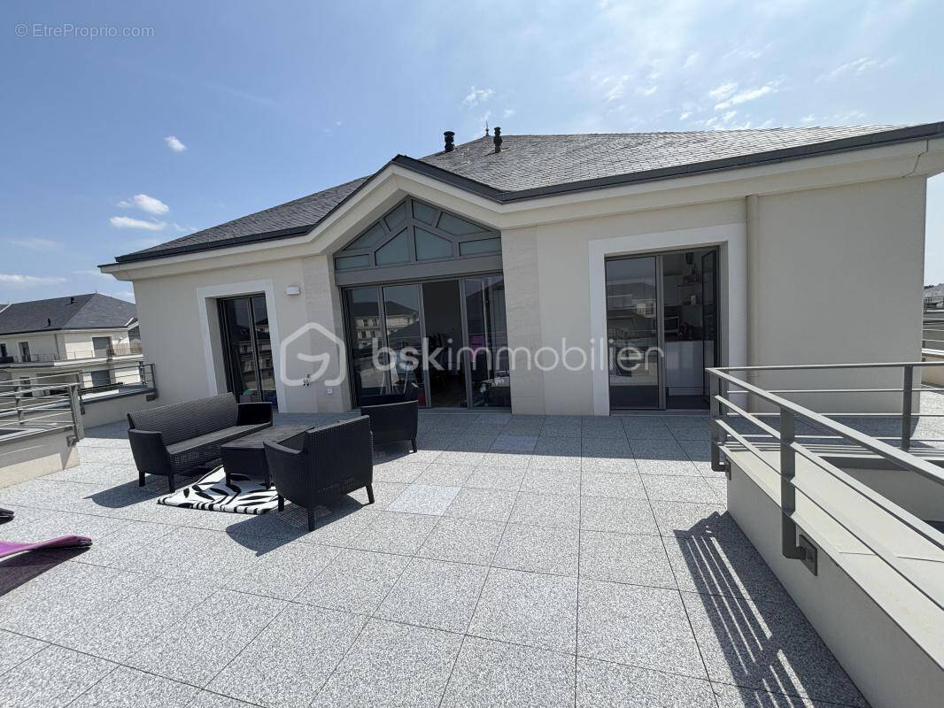 Appartement à SAINT-CYR-SUR-LOIRE