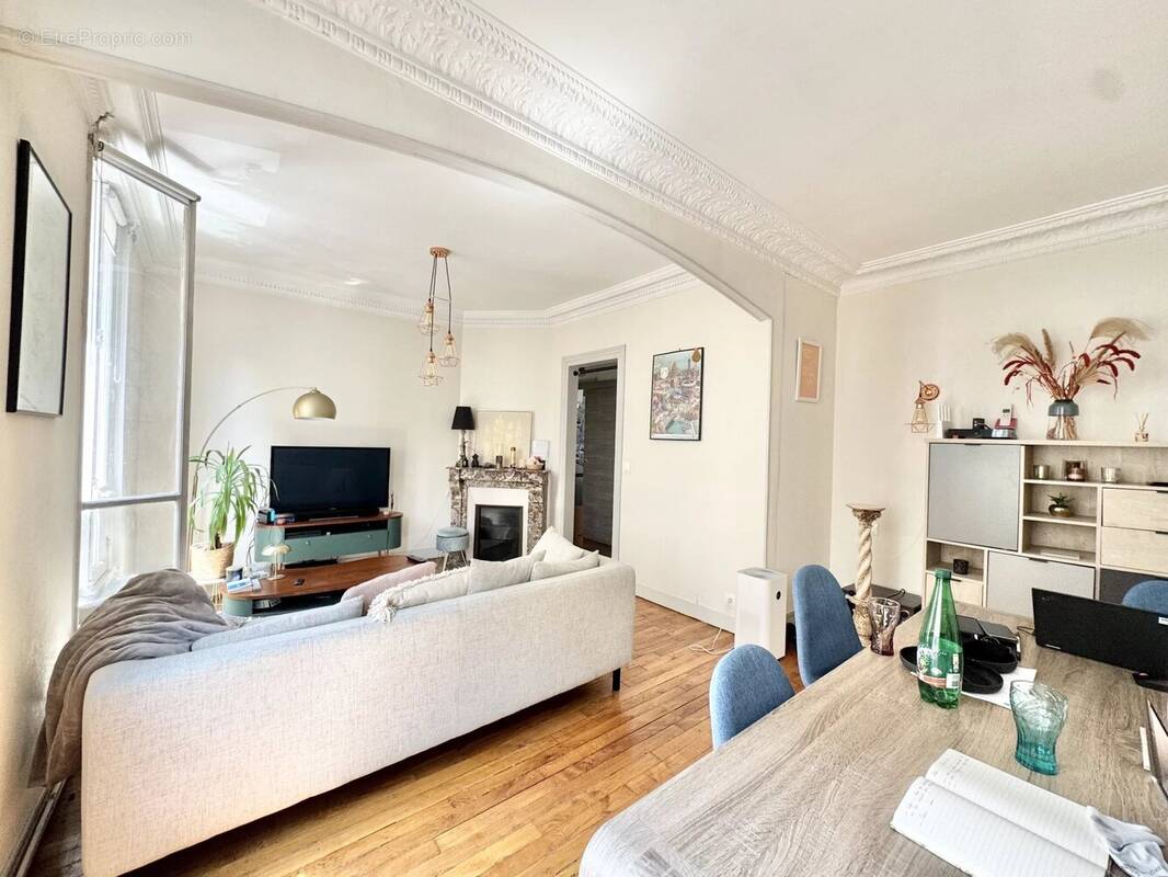 Appartement à PARIS-14E